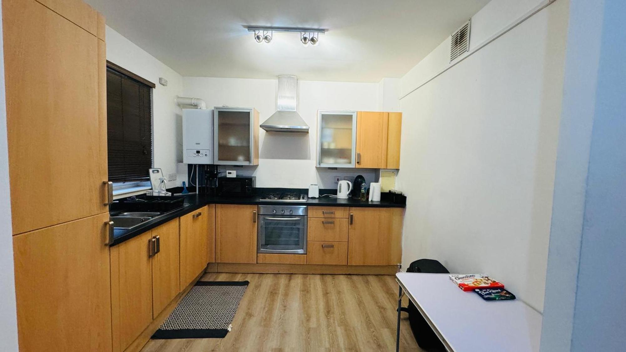 Fabulous 1Bed 1Bath Ground Floor Shared Accommodation ,Only Double Room Edinburgh Exterior photo